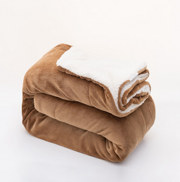 Popular autumn and winter lambswool blanket, thickened double-layer flannel blanket, high-end vacuum packaging, comfortable and warm